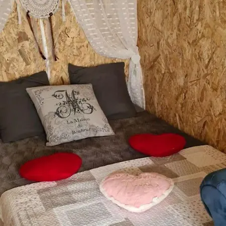 Intime Avec Terrasse Pour 2 Personnes - Api-1-52-420 *